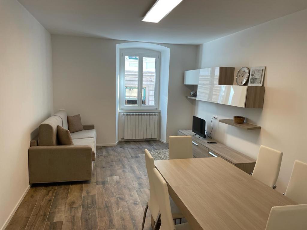 Casa Vacanze Ginevra 1 Триест Экстерьер фото